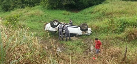 Tr S Pessoas Da Mesma Fam Lia Morrem Em Acidente De Carro Na Br