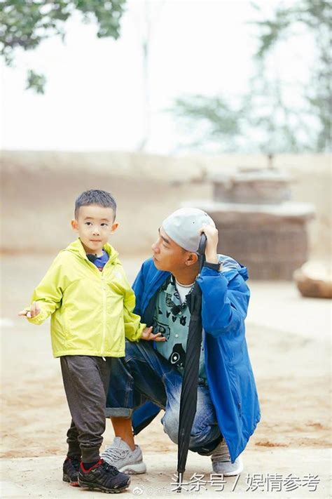 陳小春變慈父jasper的反應太可愛，確定他不是「小天使」來的嗎？ 每日頭條