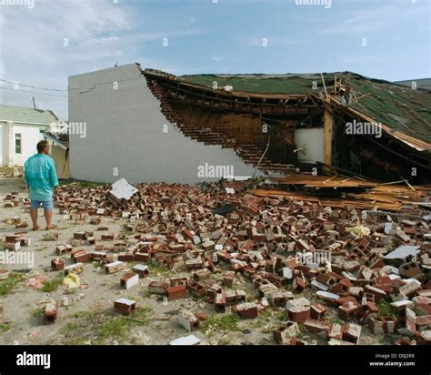 Hurricane charley damage hi-res stock photography and images - Alamy