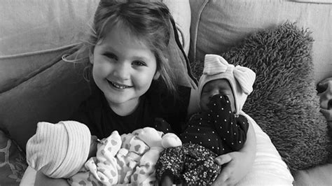 Hillary Scott Shares First Photo Of Twins Us Weekly