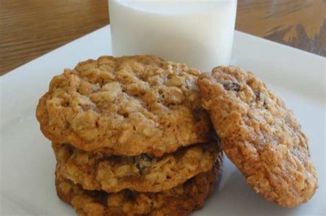 New Vanishing Oatmeal Raisin Cookies Recipe