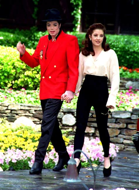 Lisa Marie Presley Makes A Wild Claim About Michael Jacksons Sex Life