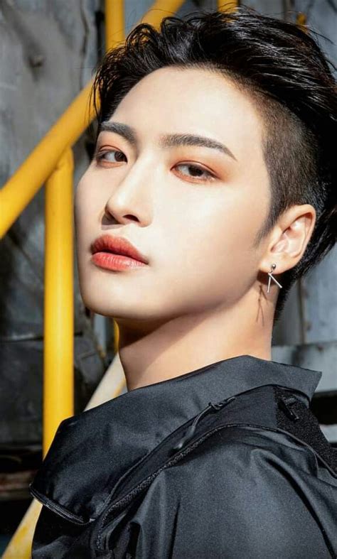 Pin On Seonghwa Ateez💕 Park Seong Hwa Handsome Men Kpop