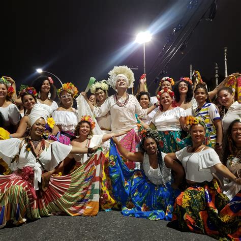 Fotos Em Ltimo Ensaio De Rua Do Ano Tuiuti Vestiu Branco Para