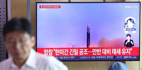 N Korea Fires Two Missiles As Us Sends Nuclear Submarine 프린트화면