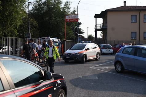 Accoltellato Alla Testa In Mezzo Ai Bimbi Al Parco Giochi Gravissimo