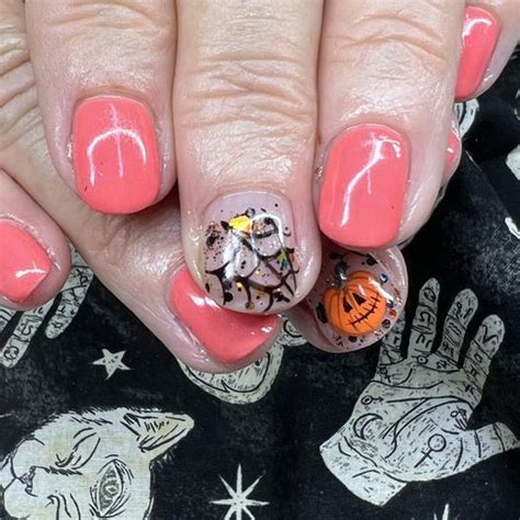 Peeking Pumpkin Hyper Nails