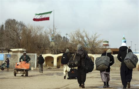 شرایط بغرنج افغان‌ها در ایران؛ جمهوری اسلامی طرح تیراندازی بر مهاجران