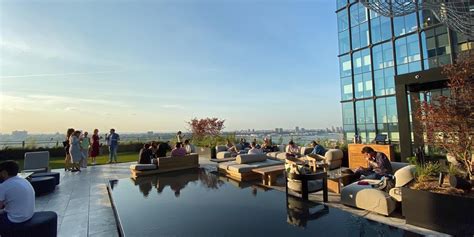 The TOP Rooftop Bars at Hudson Yards 2025 My Insider Tips & Map