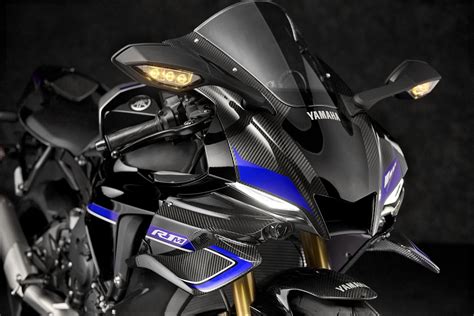 Yamaha Yzf R M Review Total Motorcycle