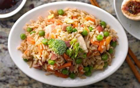 Receta de arroz chino con verduras y pollo - Planeta Gastronómico