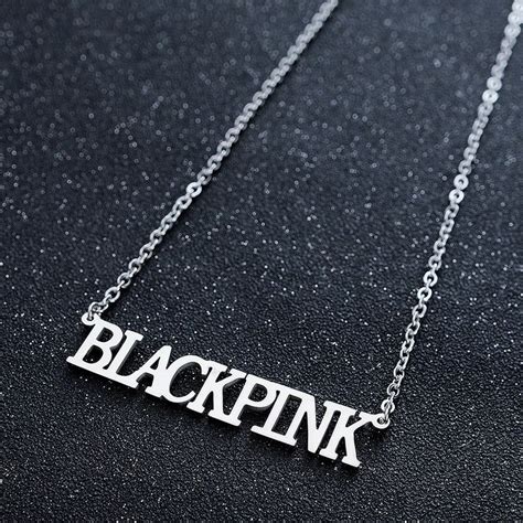 BLACKPINK Rosé Lisa Jennie And Jisoo s Name Necklace en 2024 Style de