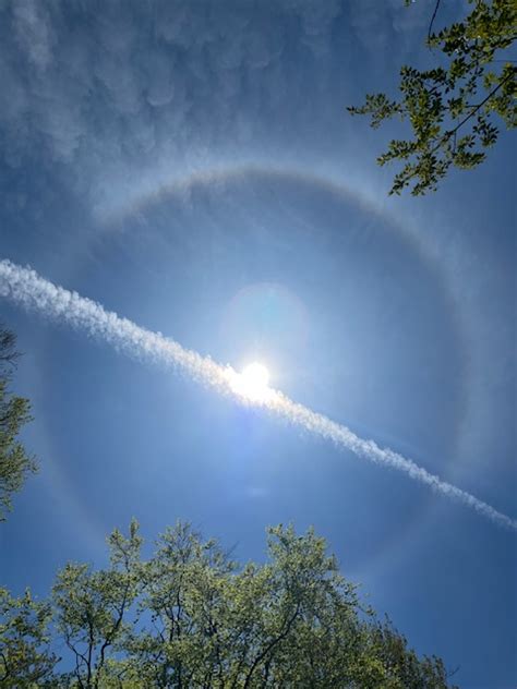 Solar Halo w/contrail - Solar Observing and Imaging - Cloudy Nights