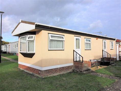 1 Bed Detached Bungalow For Sale In Meadow View Park Clacton On Sea