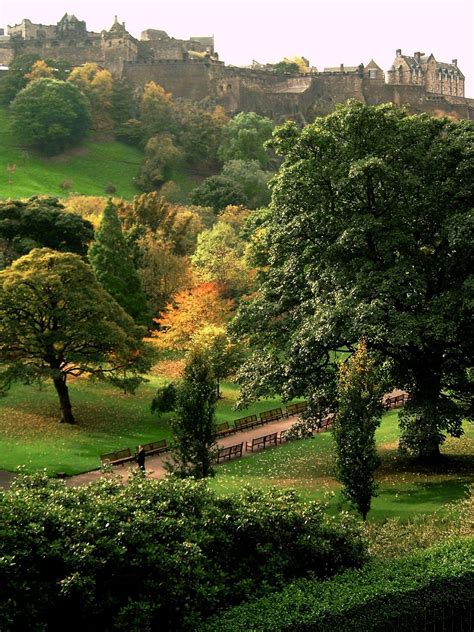 Cityhopper2 Autumn In The Park Edinburgh 2005 Scotland With