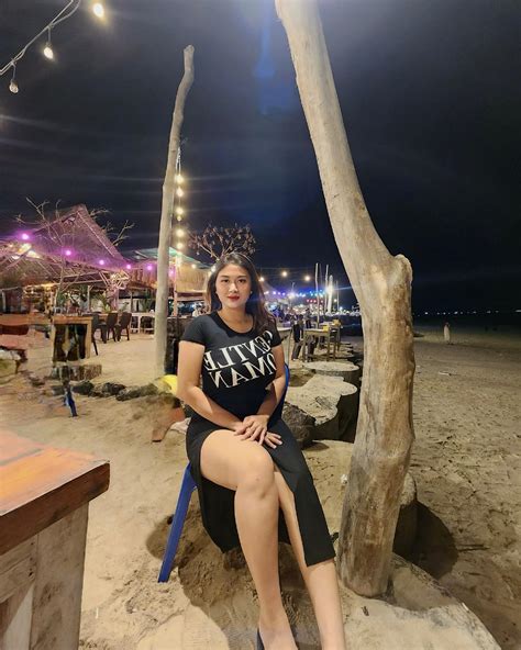 Sri Ayu Tarisa | 😴 | Instagram