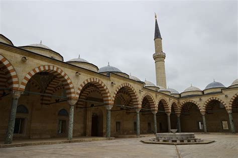 Original Ottoman architecture: Edirne's Mosque with Three Balconies ...