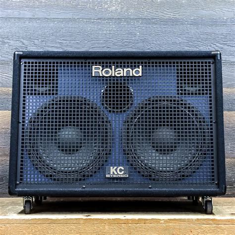 Roland KC 880 Stereo Keyboard Amplifier 320 Watt 5 Channel Reverb