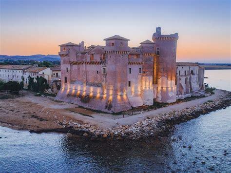 Sotto Il Cielo Del Castello Di Santa Severa