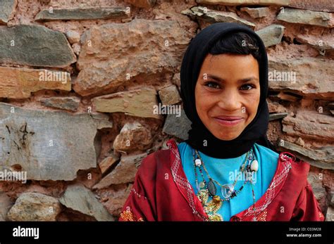 Berber Girl Hi Res Stock Photography And Images Alamy