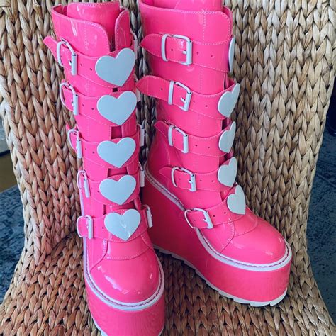 New Yru Dune Heart Hot Pink Patent Boots These Are Depop