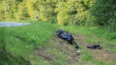 FOTO S 2 14 Promila Motociklom Sletio U Kanal