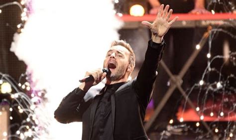 Gary Barlow: Pop star's new tracks bring sunshine when we need it most ...