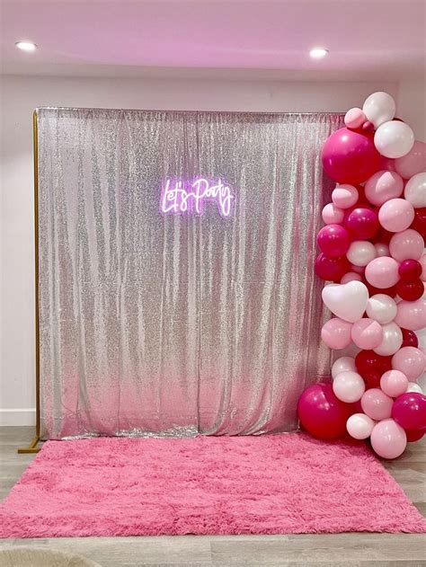 Barbie Photo Booth! Party photo backdrop