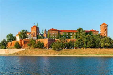 Panorama Kasztel Na Wawel Wzgórzu W Krakow Polska Obraz Stock Editorial