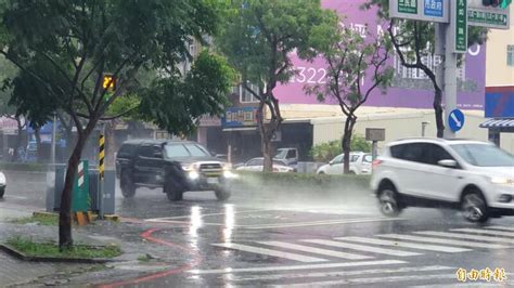 高雄大雷雨轟炸！ 2區淹水二級警戒 自由電子報影音頻道