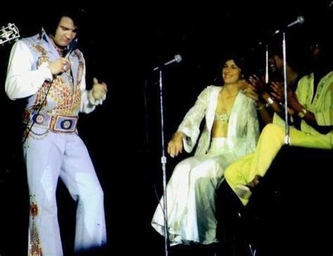 Elvis onstage with Kathy Westmoreland on 6-27-76 in Largo, FL | Elvis in concert, Elvis presley ...