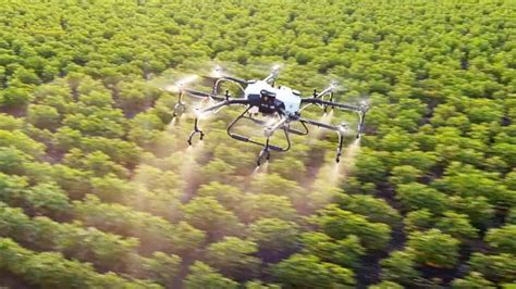 Drone Swarm Farming Is On Its Way | GIANT FREAKIN ROBOT