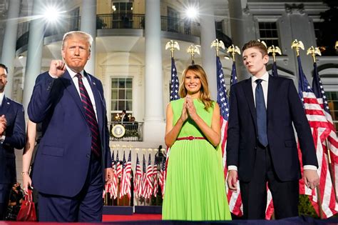 Donald Trump Sohn Barron Hatte Zwei Sekunden Corona Gala De