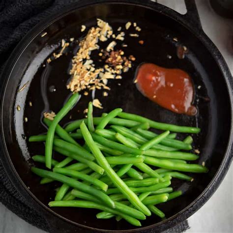 Sriracha Green Beans