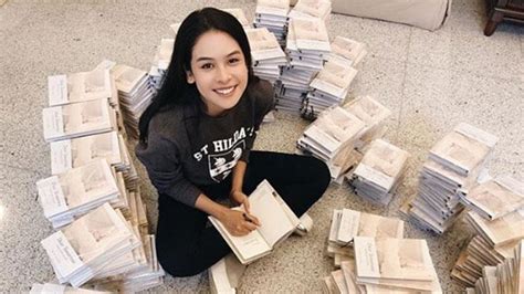 5 Reasons Maudy Ayunda Is The Perfect Youth Role Model