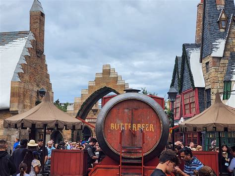 Butterbeer At Hogsmeade In Islands Of Adventure Joe Shlabotnik