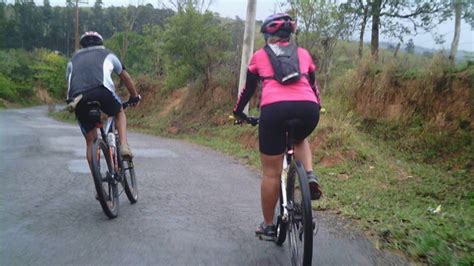 Mtb trilhas chuva e lama 11 bikers 35 km Taubaté SP Brasil