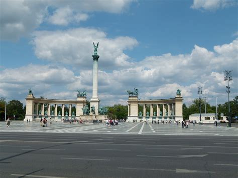 Heldenplatz Und Stadtwäldchen Budapest Reiselurchde