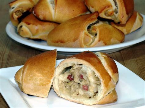 Piroggen Rezept Hefeteig Speck Schmand Und Sauerkraut Piroschki F Llung