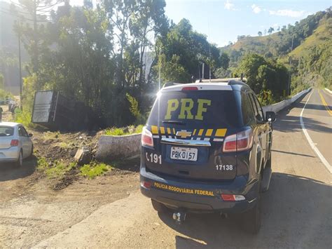 Jovem Morre Ap S Caminh O Sair Da Pista Em Vacaria Radio Caxias Fm