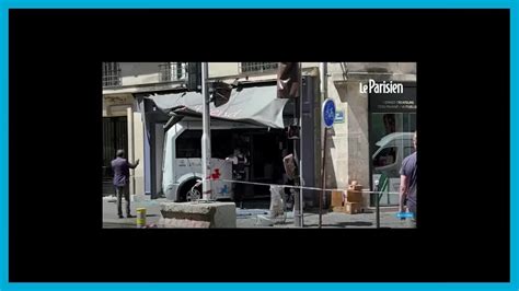 Bus encastré dans une vitrine en plein Paris comment un tel accident