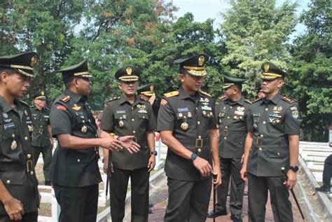 Peringati HUT Korem 052 Wkr Kasdim 0510 Tigaraksa Ziarah Dan Tabur