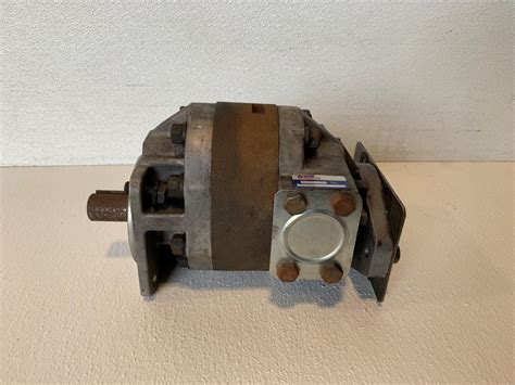 SAUER DANFOSS HYDRAULIC GEAR PUMP 41097