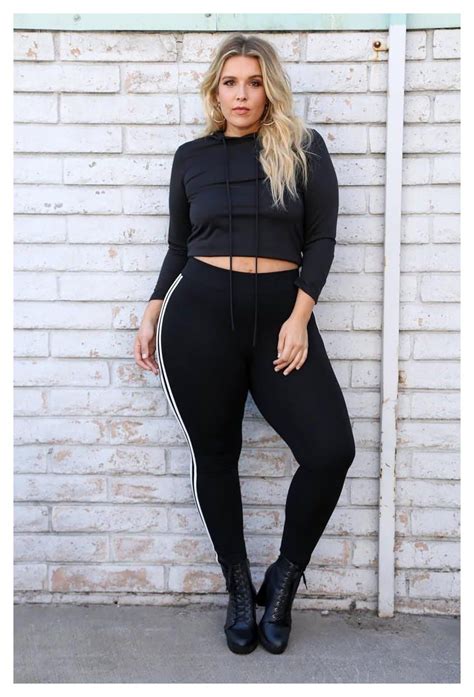 Pin By Jessye Carr On My Style In 2021 Crop Top Outfits Plus Size