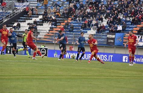 Serie C Biasci Gol E Il Catanzaro Batte Il Latina Al Francioni