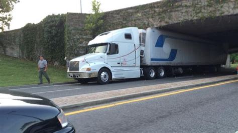 Rock Creek Parkway Reopens After Hours Long Closure Due To Truck Stuck