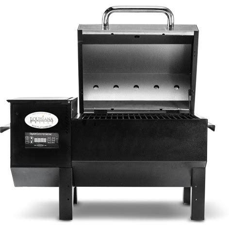 Louisiana Grills Country Smoker CS 300 Tailgater Pellet Grill Black