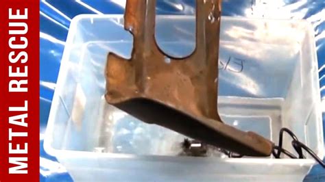 How To Remove Rust From A Large Metal Part Spray Rust Remover Youtube