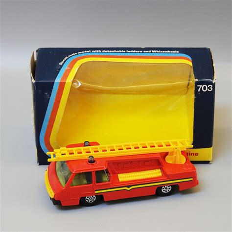 Corgi 703 Hi speed fire engine - Die Cast Models 4 You