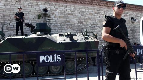 Turkey Suspends Nearly 13000 Police Dw 10042016